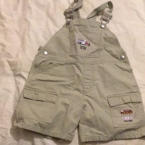 Bundle of 5 pairs toddler boys shorts - Picture 6 of 6